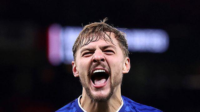 '버려진 미드필더의 반란’… 듀스버리-홀, ‘꿈의 극장’서 맨유 격침 주인공 등극