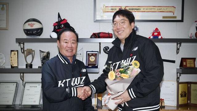 '3년 50억원에 KT행' 김현수, 세 차례 FA로 255억원 벌었다