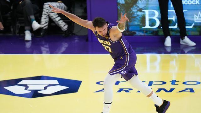 NBA 레이커스, 시즌 첫 LA 더비서 클리퍼스 제압…돈치치 43점