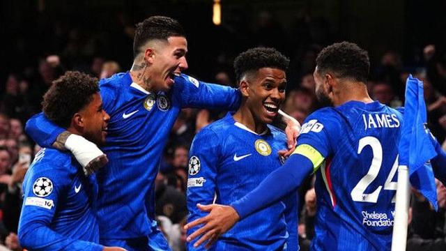 첼시, 10명 뛴 바르사에 3-0 완승…레버쿠젠은 맨시티 제압