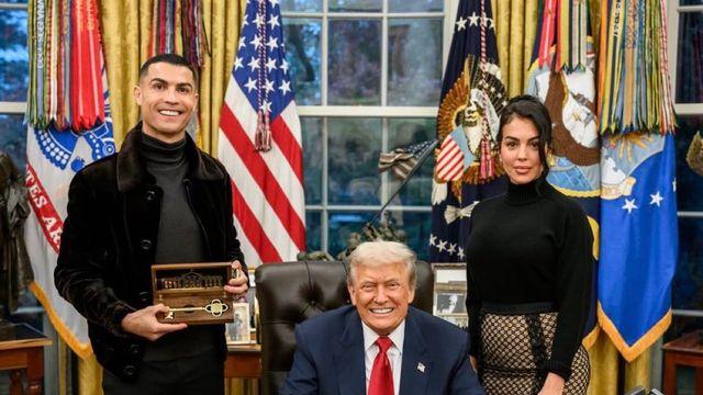 무법자 호날두, 'NO SHOW' 이어 'NO 징계'…트럼프 특별사면 받았나→팔꿈치 가격하고 희대의 징행유예