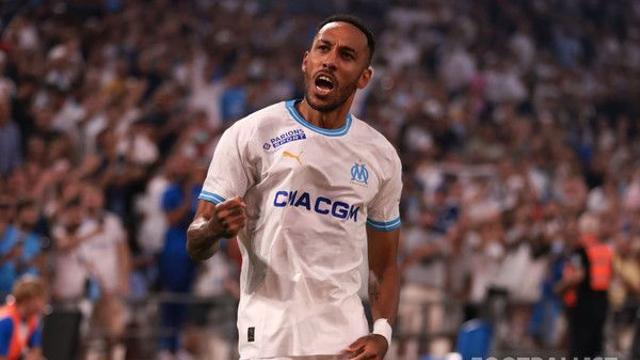 ‘37세 가봉맨’ 오바메양, 여전히 날카로운 침투 후 한방! 멀티 골로 뉴캐슬 격침 선봉