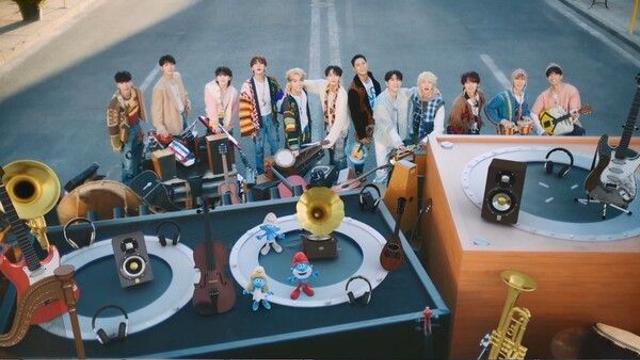 세븐틴, '음악의 신' 들고 스머프마을 입성…컬래버 뮤비 공개