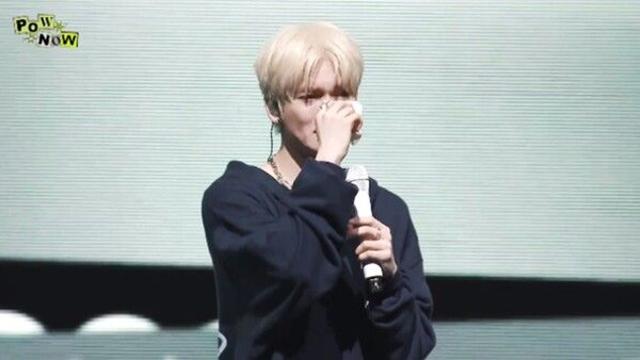 파우 요치, 트레이니A 좌절 딛고 모국서 첫 콘서트 '눈물 펑펑'