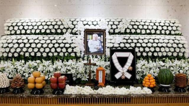 “부디 편안히 쉬십시오”...故 이순재, 후배들 배웅 속 영결·발인식