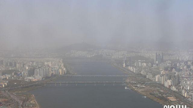<오늘의 날씨> 전국 돌풍·벼락 동반 ‘황사비’ 유의
