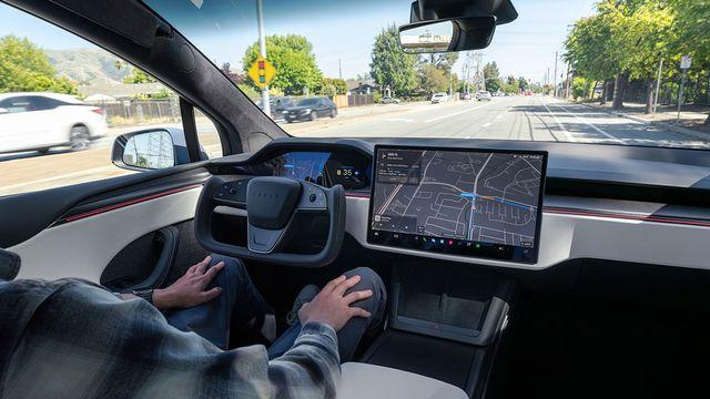 “차가 알아서 연산교차로를 통과해요”… 테슬라 '이것' 출시에 난리난 소비자들