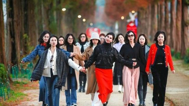 예산군, 행복채움 4기 시니어모델 아카데미 수료