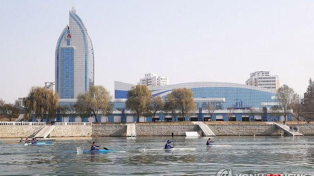 北, 대동강에 유람선 띄운다…남포 서해갑문 관광자원화