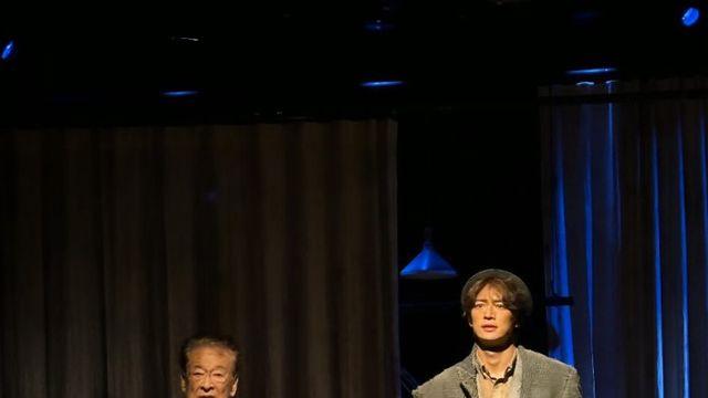 샤이니 민호, 故 이순재 손 꼬옥... “선생님 감사했습니다”