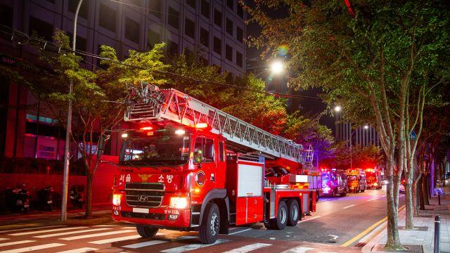 김포 아파트서 한밤중 불...1명 연기 흡입, 69명 대피