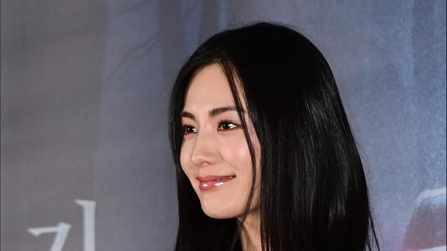 나나, 강도 충격 딛고 복귀한다…“팬들 덕에 활동 재개”