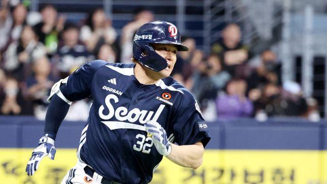 FA 미선언→'종신 두산'하나 했는데.., 김재환은 어떻게 FA로 풀렸나