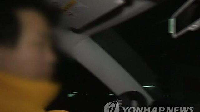 차에 매달려1.5㎞ 끌려가다 숨진 60대 대리기사…만취승객 구속송치