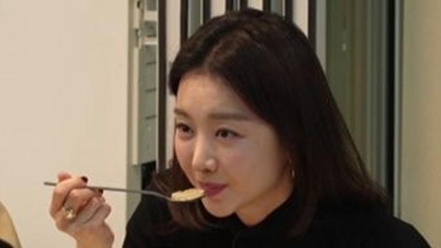 '42세 미혼' 장희진, 전현무와 자폭 