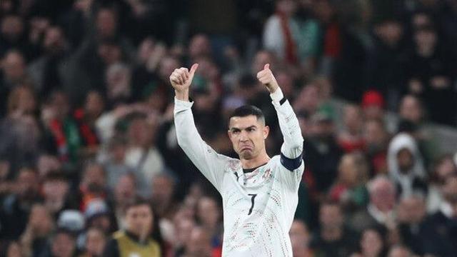 FIFA의 호날두 '봐주기 논란'…북중미 월드컵 징계 피했다