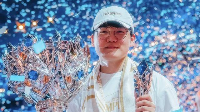 이적 소식을 알린 '구마유시'! T1에서의 명장면 총정리