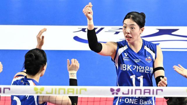 7연패 탈출 앞장 육서영·임명옥, 여오현 감독대행에 승리 선물