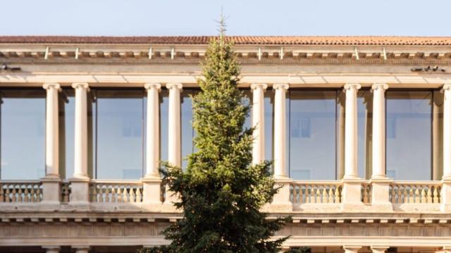 페라가모 호텔에서 즐기는 아이스 스케이팅?