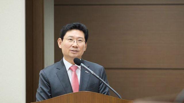 이상일 용인특례시장, 도시철도 사업 추진 설명