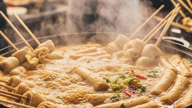 겨울에 빼먹을 수 없는 봉어묵 vs 꼬불이어묵, 확실히 '다른 점'은 있다