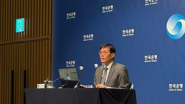 한은, 금리 인상 논의 '無'…이창용 