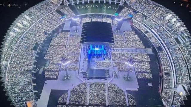 망한 줄 알았는데 콘서트로 돈 쓸어담고 있는 걸그룹