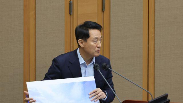 오세훈의 종묘 재개발, '제한 필요하다' 69% vs '개발 허용해야' 22%