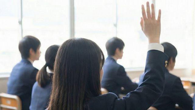 학생 희망 직업 1위, 11년째는?