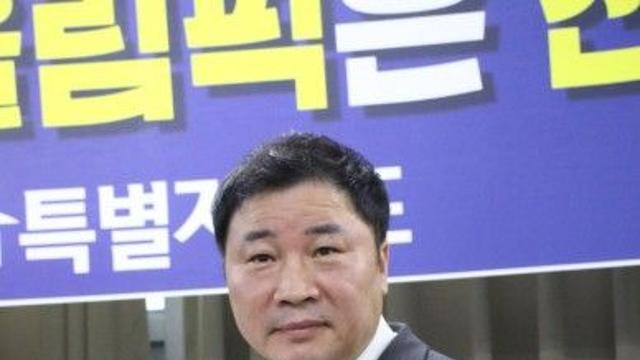 권투 이형철 WBA 세계챔피언, 벨트·사진 등 전북체육회에 기증