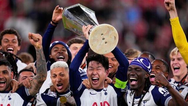 ‘손흥민 우승 트로피 환호 도박으로 악용’ 엄중 경고, “청소년 보호 규정 위반했어”