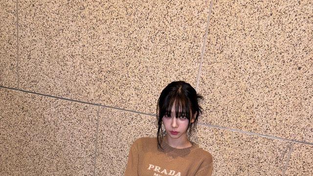 겨울 필수템 롱 플리츠 스커트, 셀럽들은 이렇게 입는다