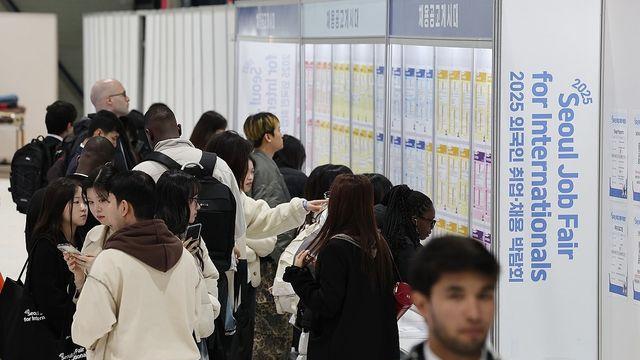 관광 활성화·이주노동자 유입에…국내체류 외국인 280만 넘어서
