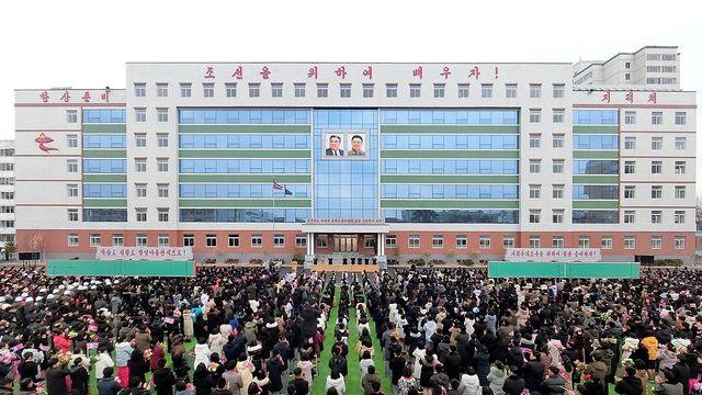 자동차 모형과 방송 스튜디오까지…北에 통합병설학교 개교