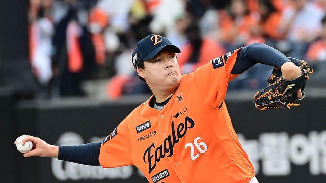 '100억 계약' 강백호 떠나보낸 KT, 보상선수로 한승혁 지명 