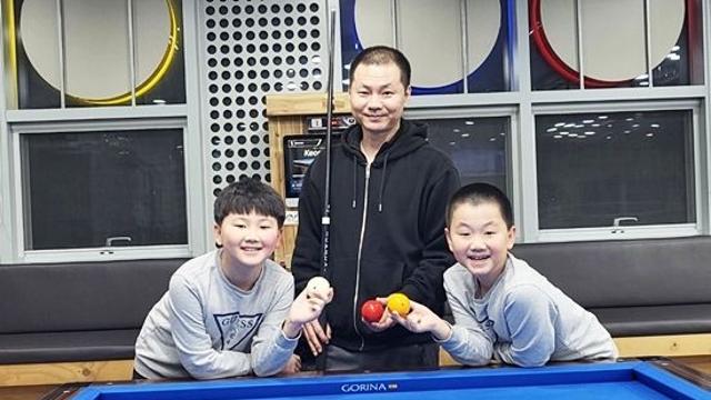 올해 ‘우승2회 준우승1회 ’전국당구대회 초등부 1쿠선 휩쓰는 송정후-정원 ‘당구형제’