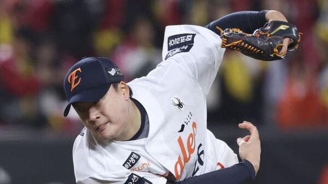 프로야구 KT, FA 강백호 보상선수로 한화 투수 한승혁 지명