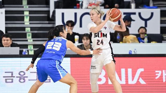 여자농구 BNK, 우리은행에 54-45 승리…공동 2위 도약