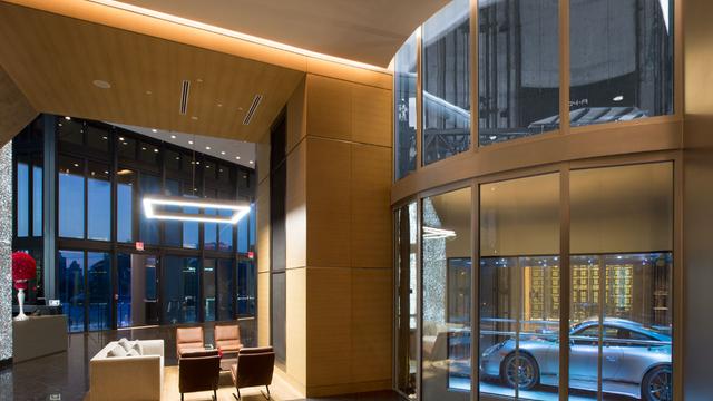 공항 내려서 슈퍼카 타고 거실까지…메시·르브론이 선택한 드림하우스