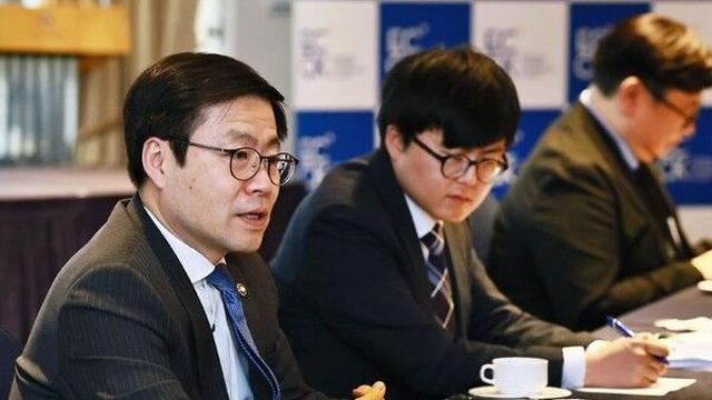 군산 스마트그린산단 찾은 통상본부장 