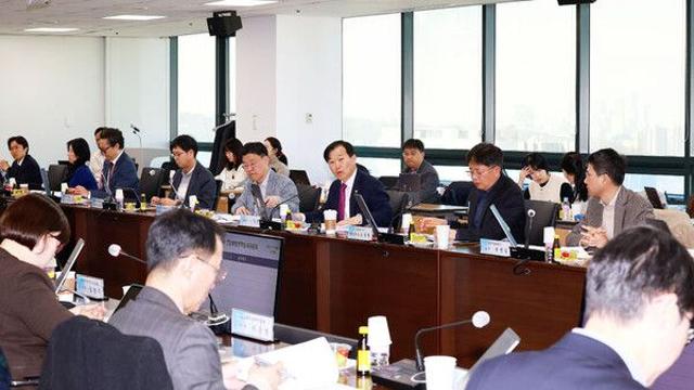 '약값 인하' 추진에 제약업계 울상…