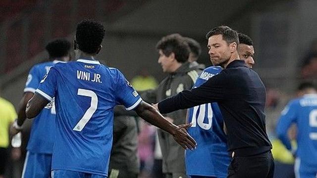 '항명 파동' 비니시우스, 무릎 꿇었다…