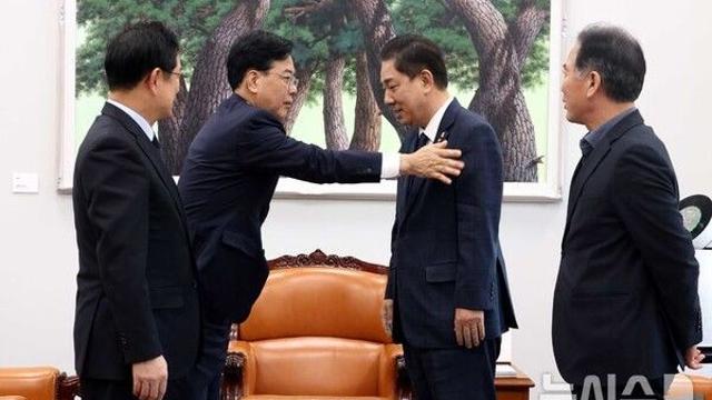 여야, 원내대표 회동서 법인세-교육세 합의 불발…