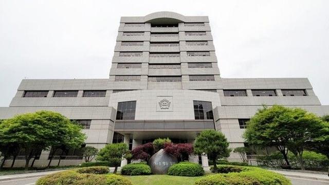 'ITS사업 뇌물' 경기도의원 등 첫 재판…혐의 일부 부인