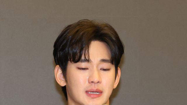 김수현, 진퇴양난…소속사 골드메달리스트 대표, 떠났다 [왓IS]