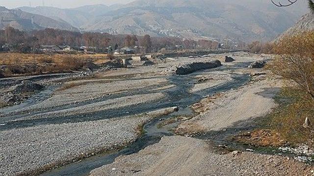 이란 극심한 가뭄에 최대 댐도 수위 뚝…전력 생산 중단