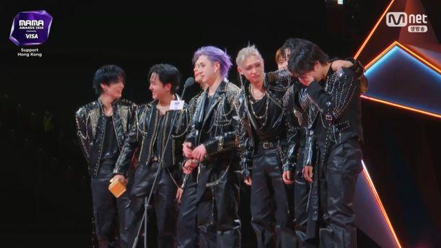 스트레이 키즈, '마마' 첫 대상 후 오열…올해의 앨범 수상 