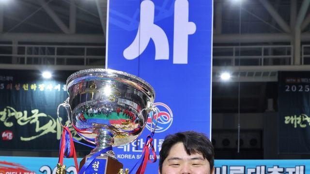 '자이언트 베이비' 김민재, 통산 세 번째 천하장사 등극