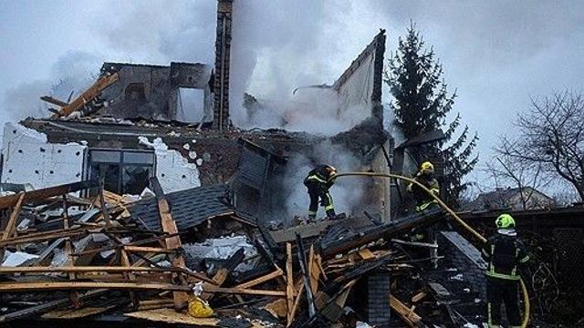 러, 우크라 종전협상단 방미 직전 키이우 맹폭