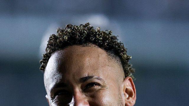 '시즌 아웃' 판정에도 뛰었다... 네이마르, 부상 안고 결승골→산투스 강등권 탈출